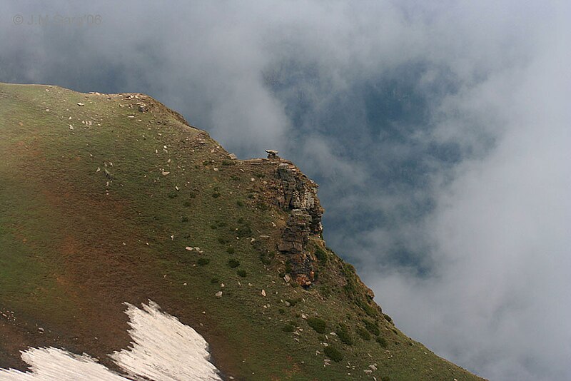 File:A view at Saurkundi Pass I IMG 3640.jpg