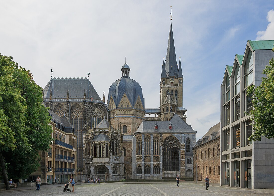 File:Aachen Germany Imperial-Cathedral-01.jpg