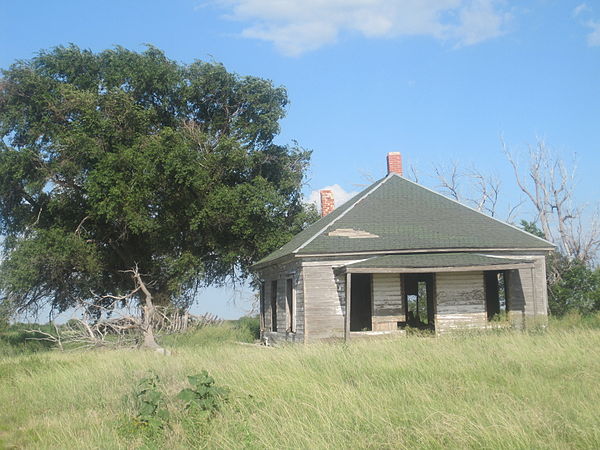 Abandoned building in northern Hartley County