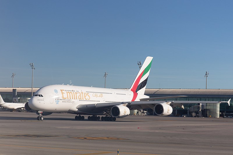 File:Airbus A380 - Emirates-0009 - Flickr - Ragnhild & Neil Crawford.jpg