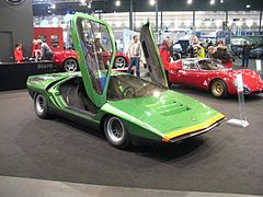 Gandini inventis la tondilpordojn en la 1968-datita Alfa Romeo Carabo