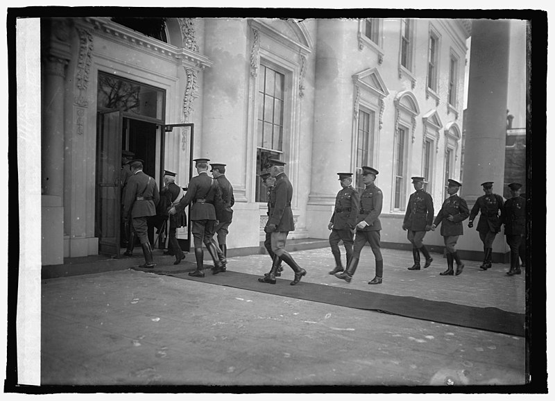 File:Army Officers at New Year reception, (Washington, D.C.), 1-1-25 LCCN2016849891.jpg