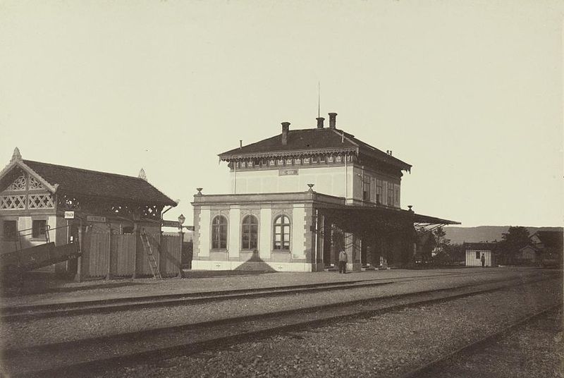 File:Bötzbergbahn Station Rheinfelden.jpg