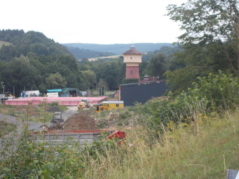 File:Bahnhof Dhronecken Wasserturm 1.jpg