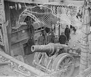 Bataille de Cambrai, novembre-décembre 1917 Q7823 (rognée).jpg