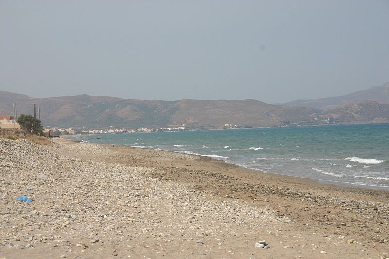 File:Beach of Maleme-boky08-8548.jpg