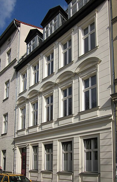 File:Berlin, Mitte, Steinstrasse 22, Mietshaus 02.jpg