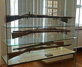 v. o. n. u.: Muskete 1770, Dreyse-Zündnadelgewehr 1854, Infanteriegewehr 1871. Zitadelle Spandau
