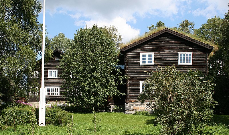 File:Bjerkebæk Lillehammer.jpg