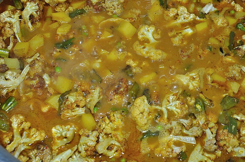 File:Boiling Mixed Vegetables Curry - Kolkata 2011-02-19 1427.JPG