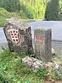 Les bornes suisses et françaises (vues côtés français, à Châtel) situées sur la frontière entre la France et la Suisse, au Pas de Morgins, au bord de la Route des Frasses (D22 côté français).