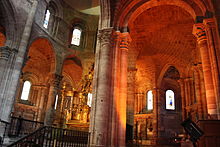 Intérieur de la basilique Saint-Julien de Brioude