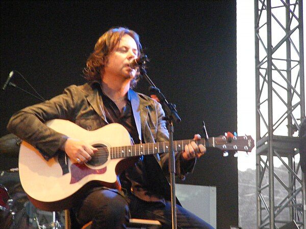 Bruce Guthro performing live with Runrig at Edinburgh Castle, 2008