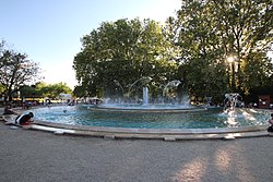 Budapest fontanna muzyczna 03.jpg
