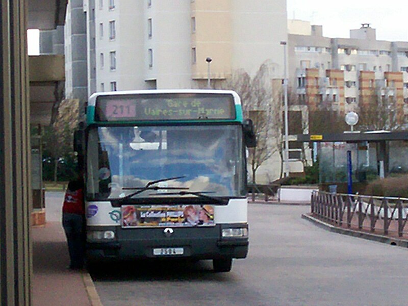 File:Bus211 garetorcy.jpg