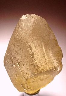 Bytownite Mineral: intermediate member of a solid solution series (70 to 90 % anorthite and albite)