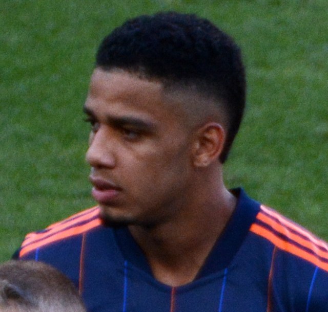 Adrián González (footballer, born 1988) - Wikipedia