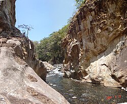 Aranjuez River Canyon - Panoramio - Hiram Montiel Calder… (1).jpg