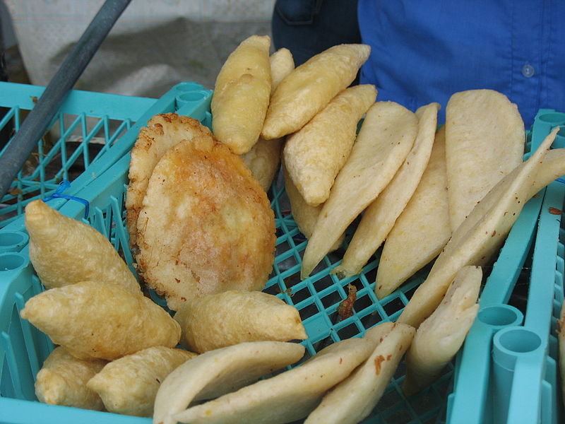 File:Carimañolas empanadas arepas de huevo.jpg