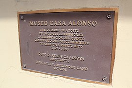 Casa Alonso museum dedication plaque.