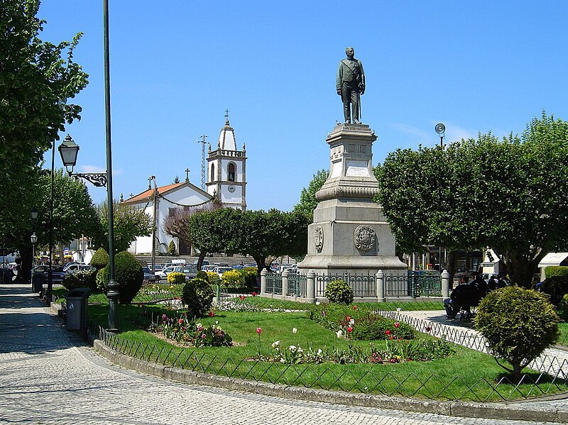 File:Castelo de Paiva.jpg