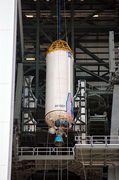 File:Centaur upper stage of Atlas V rocket.jpg