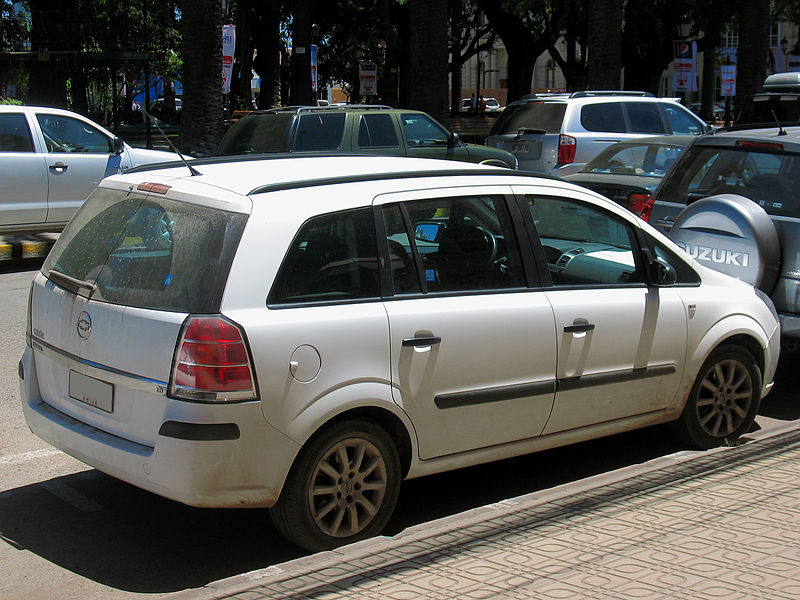 File:Chevrolet Zafira 1.8 Essentia 2008 (15995933804).jpg