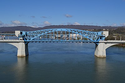 Chief_John_Ross_Bridge;_Chattanooga,_Tennessee;_April_5,_2013.JPG 13.1202 MP