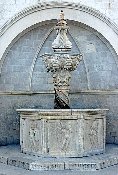 File:Croatia-01611 - Small fountain (10088069394).jpg