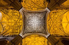 A crossing vault in Seville Cathedral Crucero, Catedral de Sevilla, Sevilla, Espana, 2015-12-06, DD 94-96 HDR.JPG