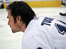 Darcy Tucker Maple Leafs 2008.jpg