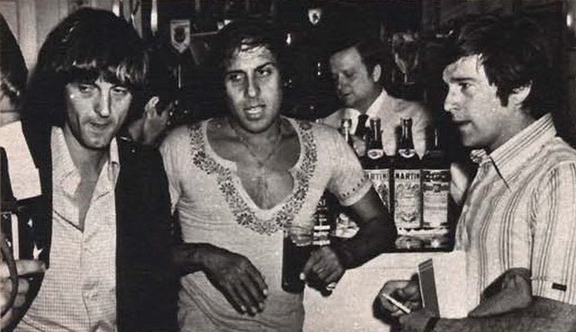 Dario Argento, Adriano Celentano and Enzo Cerusico in a pause during the shooting of The Five Days, 1973