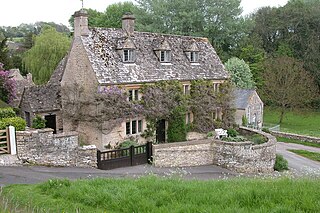 <span class="mw-page-title-main">Duntisbourne Abbots</span> Human settlement in England