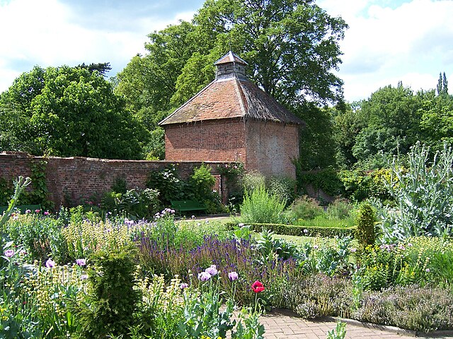 The dovecote in Eastcote House Gardens