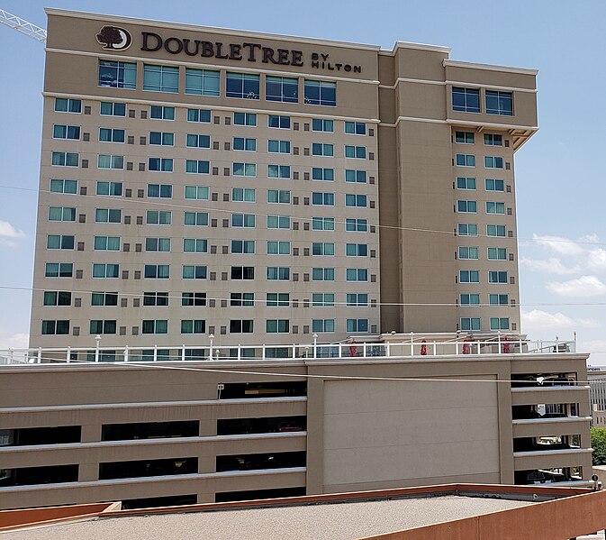 File:El Paso Double Tree Hotel.jpg