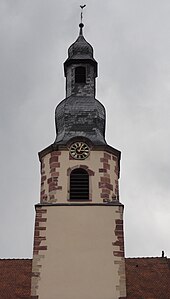 Clocher roman jusqu'à la chambre des cloches