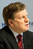 Esko Aho (decupat) .jpg