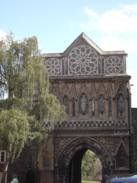 File:Ethelbert Gate, to Norwich Cathedral.jpg