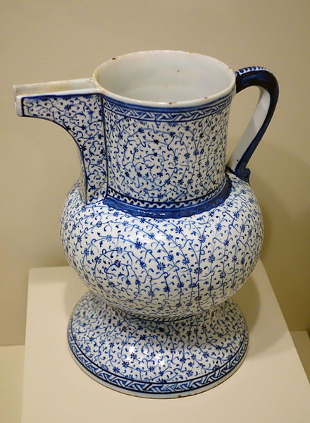 File:Ewer, Golden Horn ware, Turkey, probably Iznik, Ottoman period, c. 1530-1540, earthenware with underglaze painting in cobalt blue - Cincinnati Art Museum - DSC04087.JPG