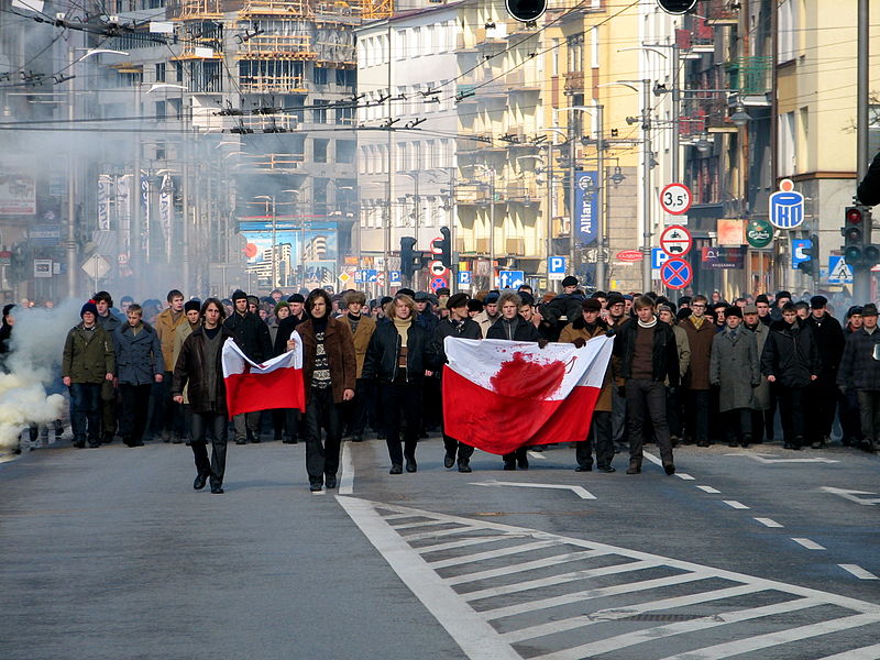 File:Filmmaking of 'Black Thursday' on crossway of ulica 10 Lutego and ulica Świętojańska in Gdynia - 35.jpg