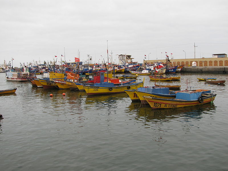 File:FishingCalderasShipsanddock.JPG