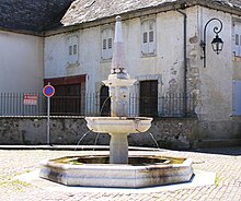 La fontaine à Campan.