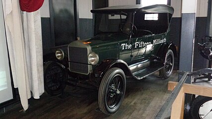 1927 touring – último Ford Modelo T construído na planta Ford de Highland Park