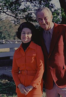 220px-Former_President_Lyndon_B._Johnson_with_former_First_Lady_Lady_Bird_Johnson%2C_December_1972.jpg