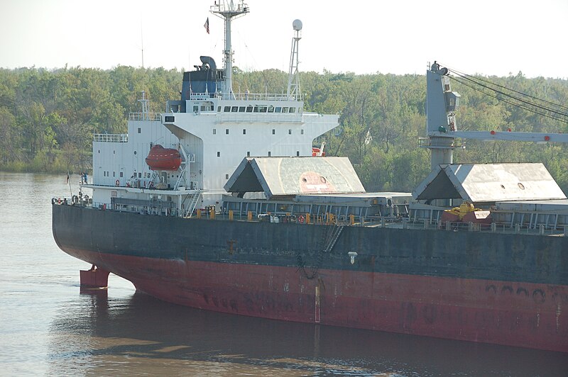 File:Freighters on the Mississippi River.jpg