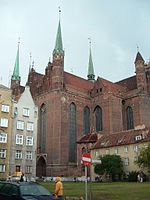 Chor (li., mit Ost­pforte) u. Nord­quer­haus der Danziger Marienkirche