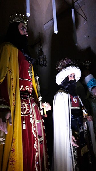 File:Gegants Comtes d'Osona i gegants petits de Vic - 20221016 182254.jpg