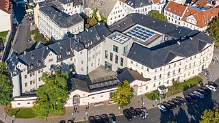 Gelbes Schloss Weimar, Studienzentrum der HAAB, Bücherkubus und Rückseite Rotes Schloss