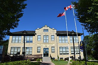 Gimli Public School Building in the Rural Municipality of Gimli, now site of the rural municipality's offices Gimli Public School 1915.jpg