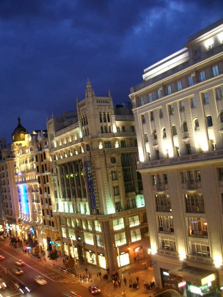 File:Gran Vía (Madrid) 07.jpg